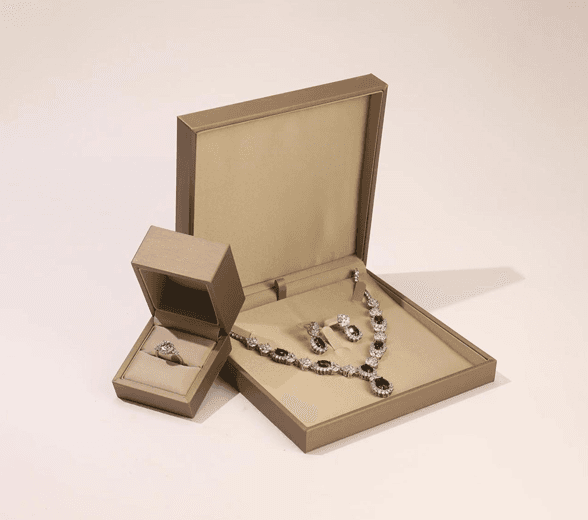 Luxury Jewelry Packaging with jewelry inside